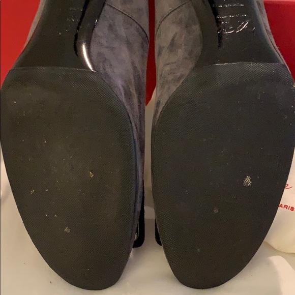 Gray suede Roger Vivier pumps - Picture 4 of 4